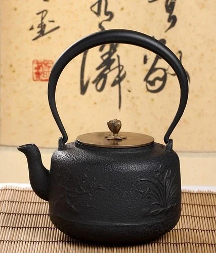 Théière japonaise en fonte
